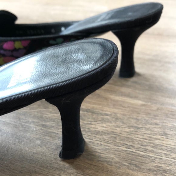 Stuart Weitzman pointy toe shoe - Picture 4 of 5